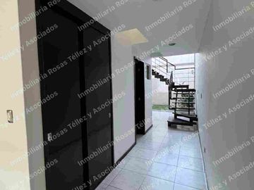 Casa en Venta en Fraccionamiento Lomas Del Valle, sobre 24 sur cerca de Periférico y Valsequillo, Puebla