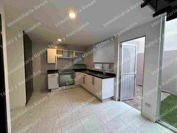 Casa en Venta en Fraccionamiento Lomas Del Valle, sobre 24 sur cerca de Periférico y Valsequillo, Puebla