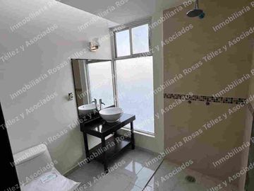 Casa en Venta en Fraccionamiento Lomas Del Valle, sobre 24 sur cerca de Periférico y Valsequillo, Puebla