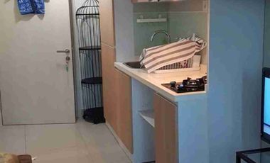 Apartemen full furnish tipe studio di summarecon bekasi