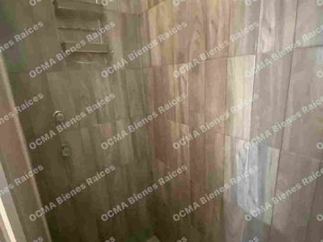 LINDA CASA EN VENTA MODIFICADA DE TRES PISOS, CONFORMADA POR UNA CASA Y DOS DEPARTAMENTOS, IDEAL  PARA INVERSIONISTA, A 10 MINUTOS DEL PARQUE IND. TOLUCA 2000 Y FMF