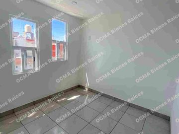 LINDA CASA EN VENTA MODIFICADA DE TRES PISOS, CONFORMADA POR UNA CASA Y DOS DEPARTAMENTOS, IDEAL  PARA INVERSIONISTA, A 10 MINUTOS DEL PARQUE IND. TOLUCA 2000 Y FMF