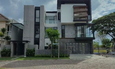 SIGNATURE HOME CITRALAND – WATERFRONT Luxury Modern Living