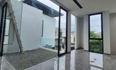 SIGNATURE HOME CITRALAND – WATERFRONT Luxury Modern Living