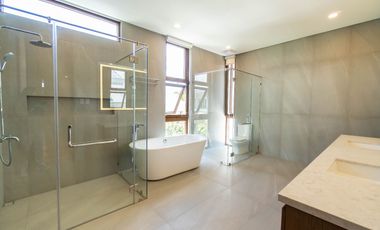 FOR SALE House in Ayala Alabang Village in Muntinlupa City 5 Bedrooms