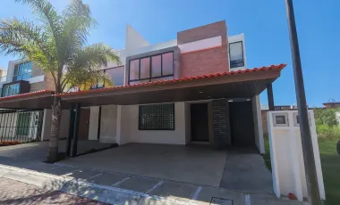 Casa en Venta en Morillotla Ubicada en Fraccionamiento, Excelente Opción con Ubicación Privilegiada