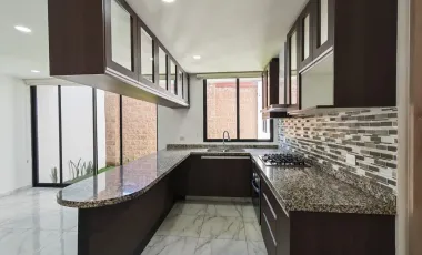 Casa en Venta en Morillotla Ubicada en Fraccionamiento, Excelente Opción con Ubicación Privilegiada