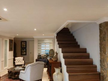 Rumah 3 Lantai di Senayan Kebayoran Baru Dekat SCBD dan Senopati
