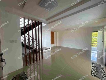 Brand New House and Lot in Tagaytay Heights for Sale