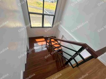 Brand New House and Lot in Tagaytay Heights for Sale