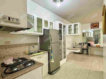 FOR SALE!! 2-BEDROOMS w/ Balcony