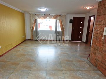 Casa de venta en Santa Lucía Norte de Quito