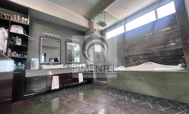 casa en venta en Sierra alta. col. Lagos del vergel