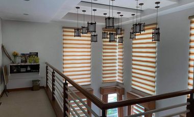 House and Lot in Royale Tagaytay Estates Ph1 for SALE! With GOLFSHARE, 300 sqm at 20M neg