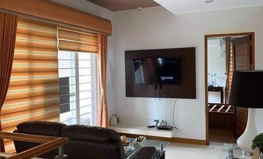 House and Lot in Royale Tagaytay Estates Ph1 for SALE! With GOLFSHARE, 300 sqm at 20M neg