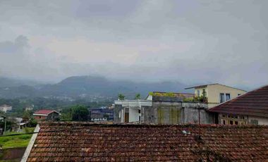 Dijual Cepat Rumah Villa Cantik Lokasi Strategis Dekat Tempat Wisata Cisarua Bogor