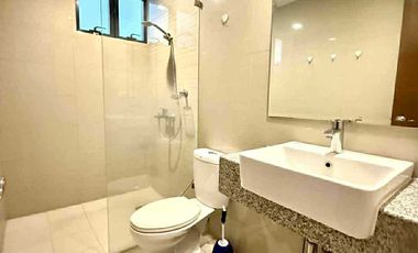 RUSH sale three bedroom in florence mckinley 7th floor