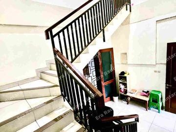 Dijual Rumah Siap Huni Lokasi  Strategis Di Murai Pesangrahan Jak Sel posisi terbaik Depan Taman