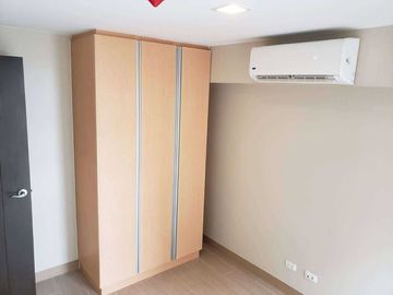 For Sale: 1 Bedroom 1BR Unit in Quezon City at One Eastwood