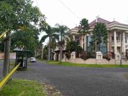 rumah murah BU SEGERA mewah di jalan kembar araya posisi hook masuk malang kota dekat mall plaza araya dan RS persada full furniture dekat jalan utama