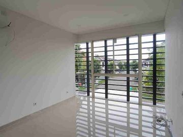 Rumah Minimalis Modern 2 lantai Graha Natura Hanya 1,9 Milyaran
