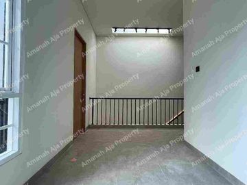 Rumah Furnished DP 0 Dekat Pintu Tol Limo Depok