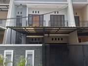 Rumah Taman Villa Meruya Dekat Anwa Racquet Club Semi Furnished
