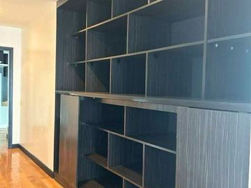 For Sale: Condo Unit in The Residences at Greenbelt, Makati City