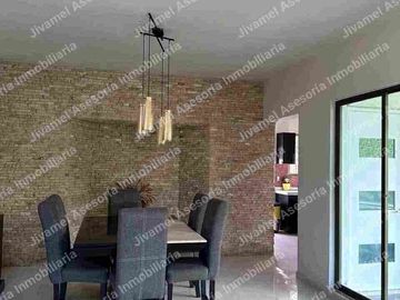 La casa más bonita de Residencial La Palma está en venta!!!! Lujo total y ubicación imbatible..
