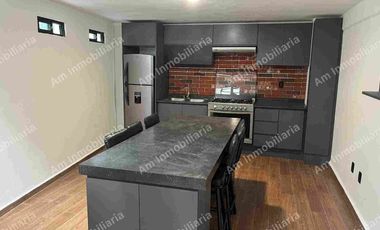 Casa en venta en Lomas del Tecnológico, cuenta con un loft independiente. San Luis Potosí.