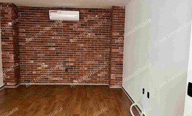 Casa en venta en Lomas del Tecnológico, cuenta con un loft independiente. San Luis Potosí.