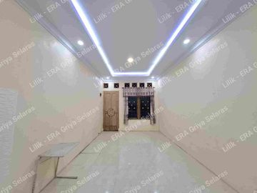 Dijual Rumah dengan Ruang Usaha Siap Pakai