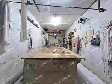 Dijual Rumah dengan Ruang Usaha Siap Pakai