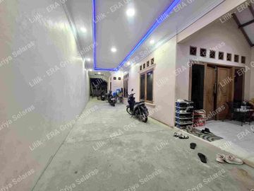 Dijual Rumah dengan Ruang Usaha Siap Pakai
