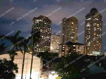 Dijual Rumah dengan Ruang Usaha Siap Pakai