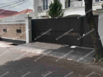 Harga Miriing, Rumah Minimalis Classic 2 lantai di Tebet Timur, Jalan 3 mobil