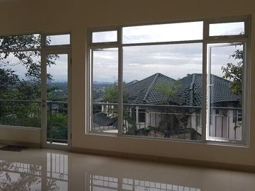 DIJUAL RUMAH PREMIUM BAGUS SIAP HUNI VIEW TERBAIK SENTUL CITY SSR910