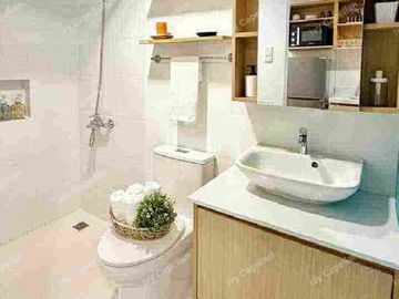 condo unit near university belt