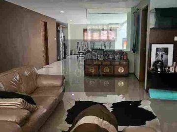 Di Jual Rumah Mewah 3 Lantai dan Siap Huni di Rawamangun Jakarta Timur