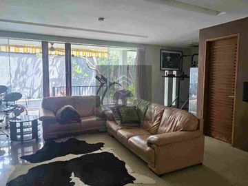 Di Jual Rumah Mewah 3 Lantai dan Siap Huni di Rawamangun Jakarta Timur