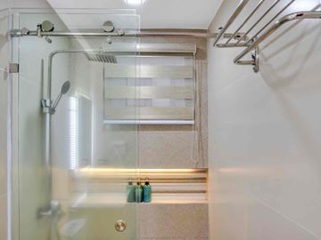 Fully Furnished Spacious Condo For Rent in Malabanias, Angeles City