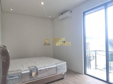 RUMAH BARU, 2 LANTAI, 8 MENIT BANDARA ADI SUCIPTO