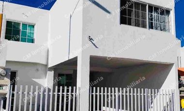 Casa en VENTA a 100 mts de la carretera 57 ( Poza Real ) Excelente opción