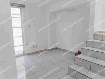 Casa en VENTA a 100 mts de la carretera 57 ( Poza Real ) Excelente opción