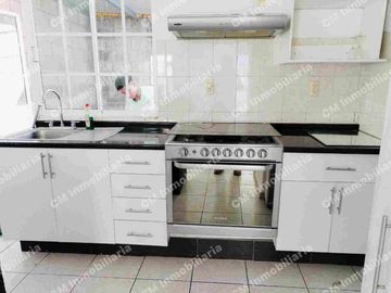 Casa en VENTA a 100 mts de la carretera 57 ( Poza Real ) Excelente opción