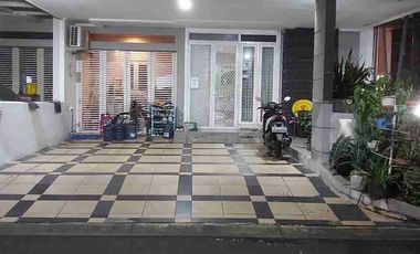 Dijual murah rumah 4kt di Summarecon bekasi