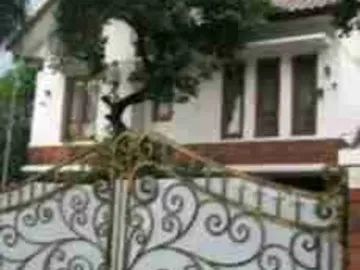 Dijual Rumah mewah bawah pasaran murah ada kolam renang LT 663 LB 614 semi furnished di kemang jakarta selatan