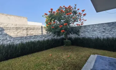 Casa en Venta en Lomas de Angelópolis III, Excelente Opción con Acabados Premium
