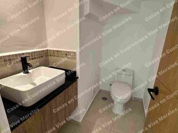 CASA NUEVA EN RENTA EN CONDOMINIO 6 CASAS CENTRO SUR DE CUERNA