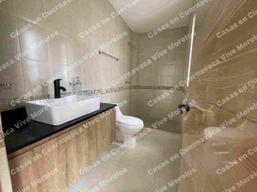 CASA NUEVA EN RENTA EN CONDOMINIO 6 CASAS CENTRO SUR DE CUERNA